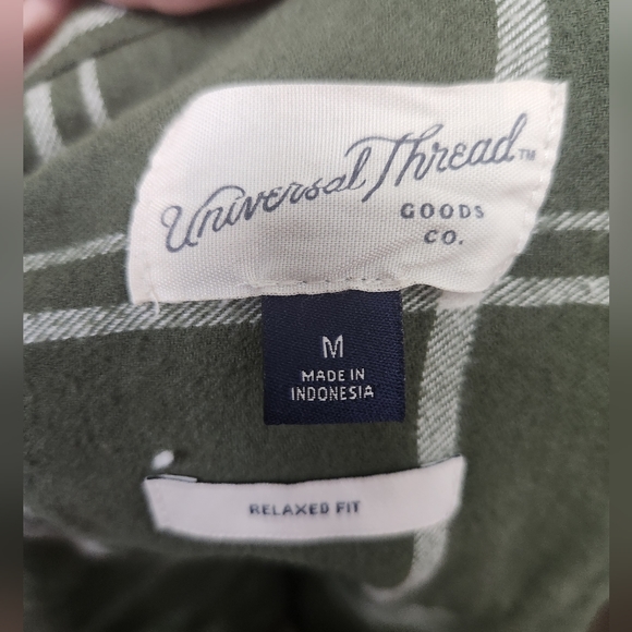 Universal Thread flannel - Picture 2 of 3
